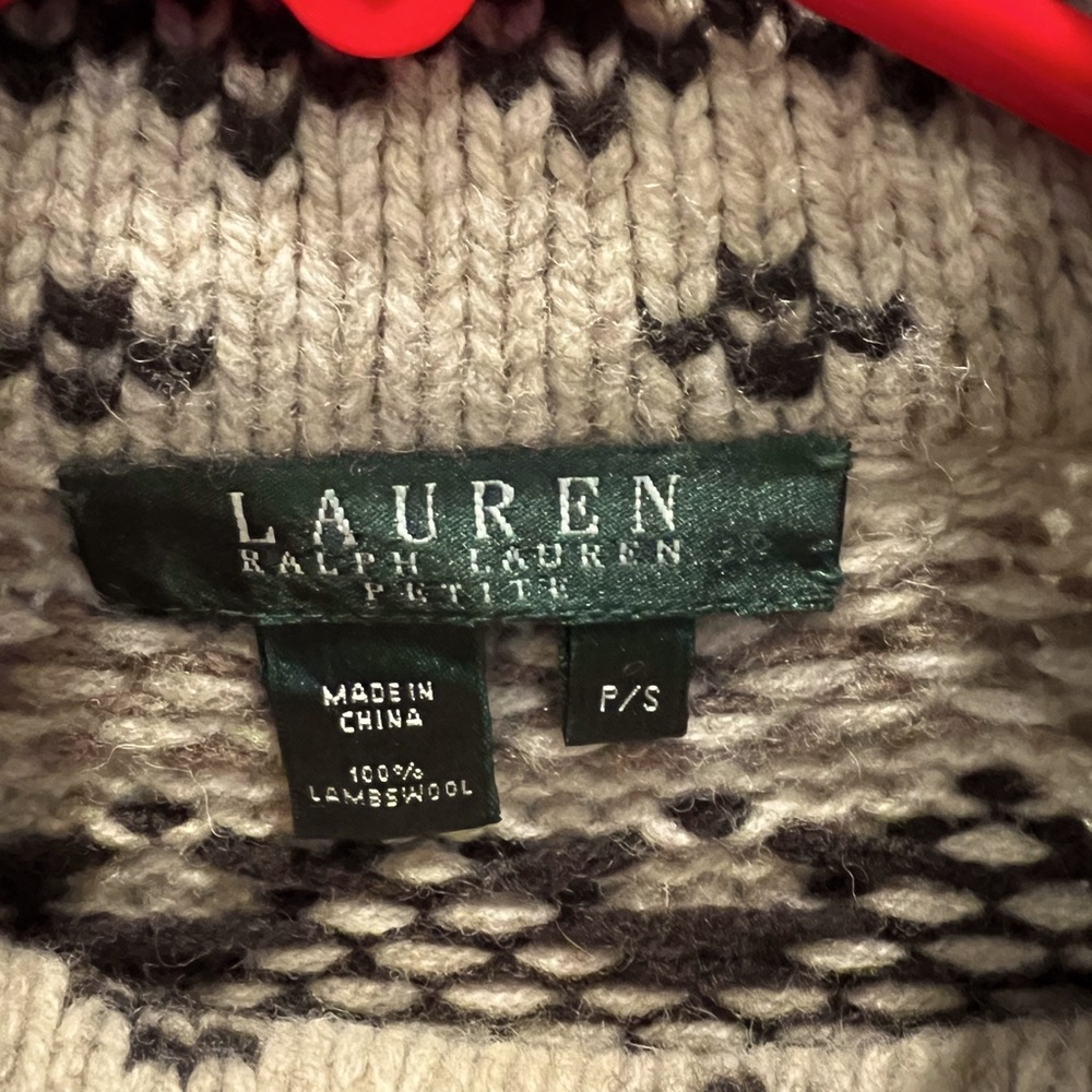 Ralph Lauren 100% lambs wool sweater.  Size Petite Small